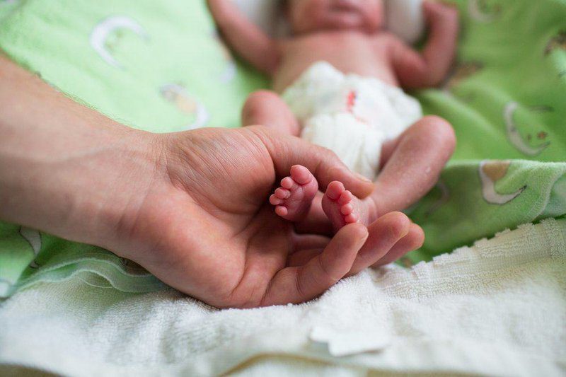 Chăm Sóc Trẻ Non Tháng