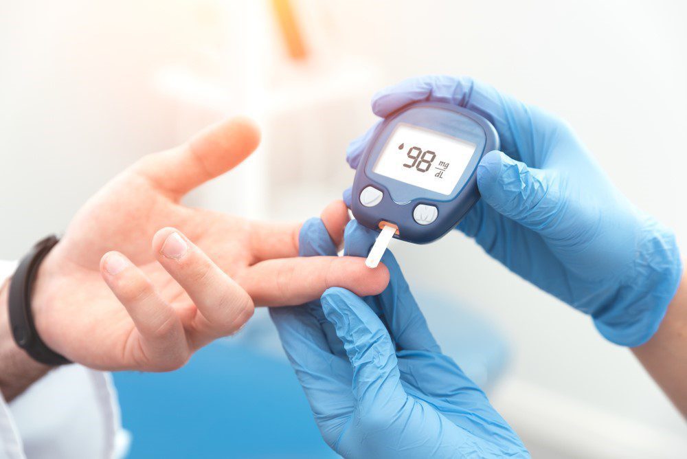 Kiểm soát đường huyết trong nhồi máu cơ tim cấp tính ở bệnh nhân có và không mắc bệnh tiểu đường